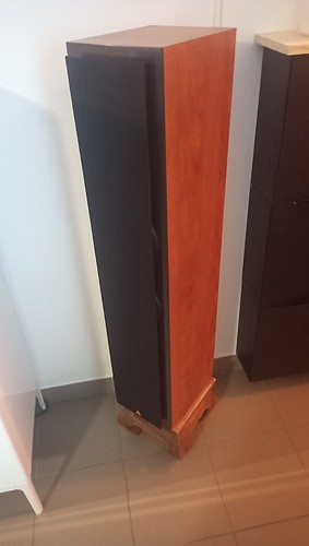 Enceinte triangle antal 202 - enceinte,